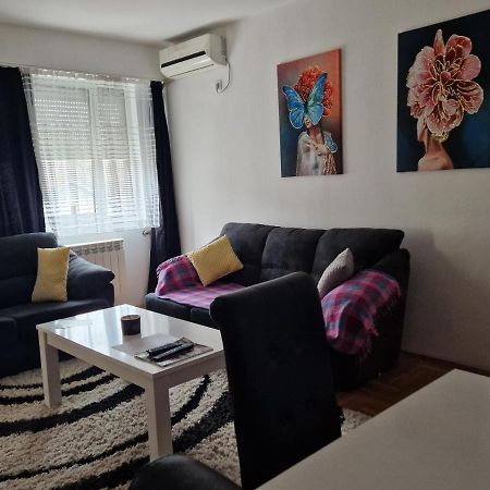 Centar S Apartment Nis Ngoại thất bức ảnh
