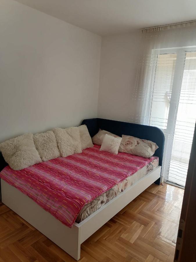 Centar S Apartment Nis Ngoại thất bức ảnh